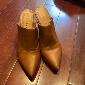 Slide on heels by Trouvé